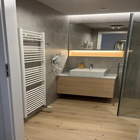 Apartamento Luxurious Near The In *