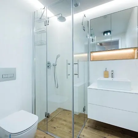 Luxurious Near The In Apartment